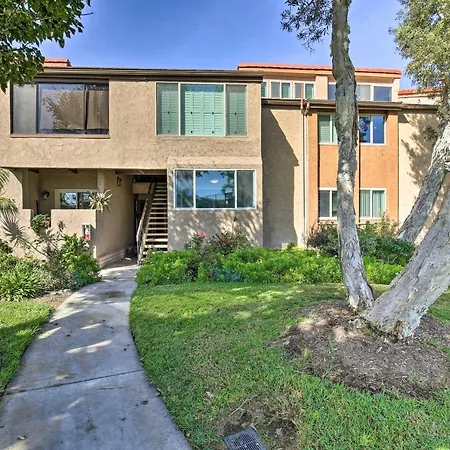 Waterfront Huntington Beach Condo With Fire Pit